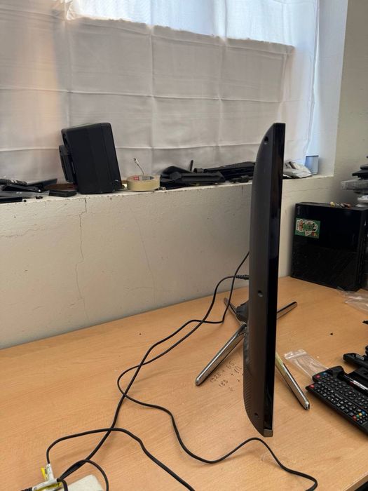 Телевізор Samsung – 40 дюймів, Full HD