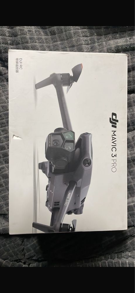 Квадрокоптер дрон DJI Mavic 3 Pro