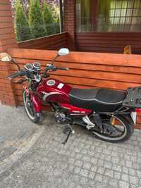 Motocykl Zipp 125 (kufer + kask)