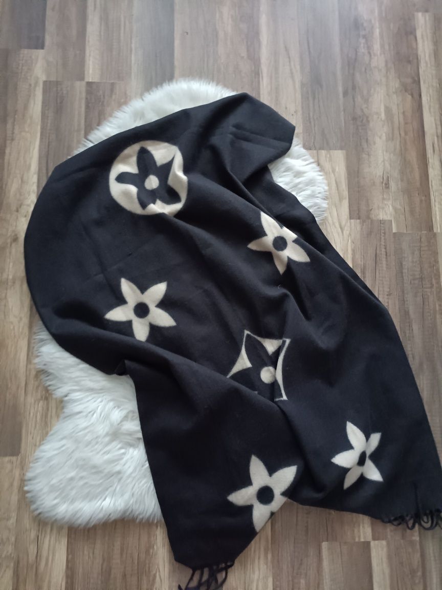 Szalik zimowy butik