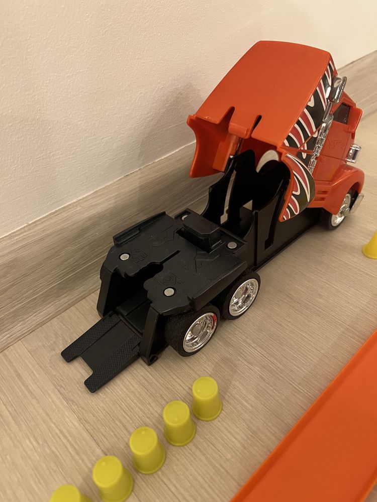 hotwheels ciężarówka do autek