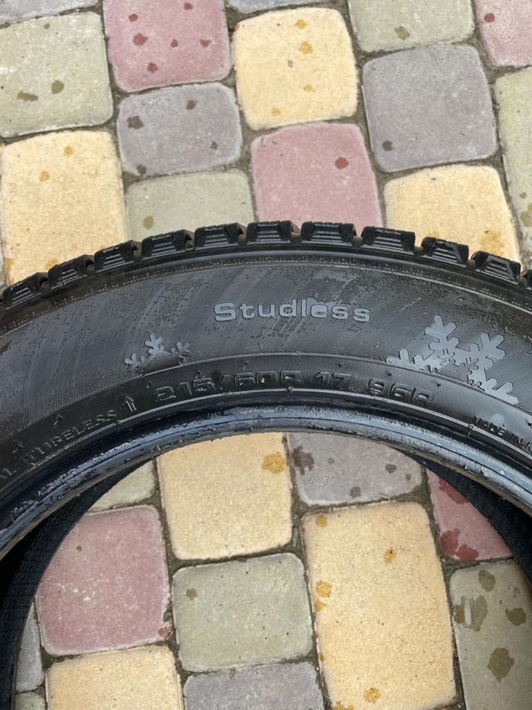 Зимові шини Kumho I’ZEN KW31 215/60 R17 96H