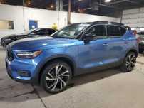 Volvo XC 40 niski przebieg zadbany serwisowany T5 AWD R-DESIGN