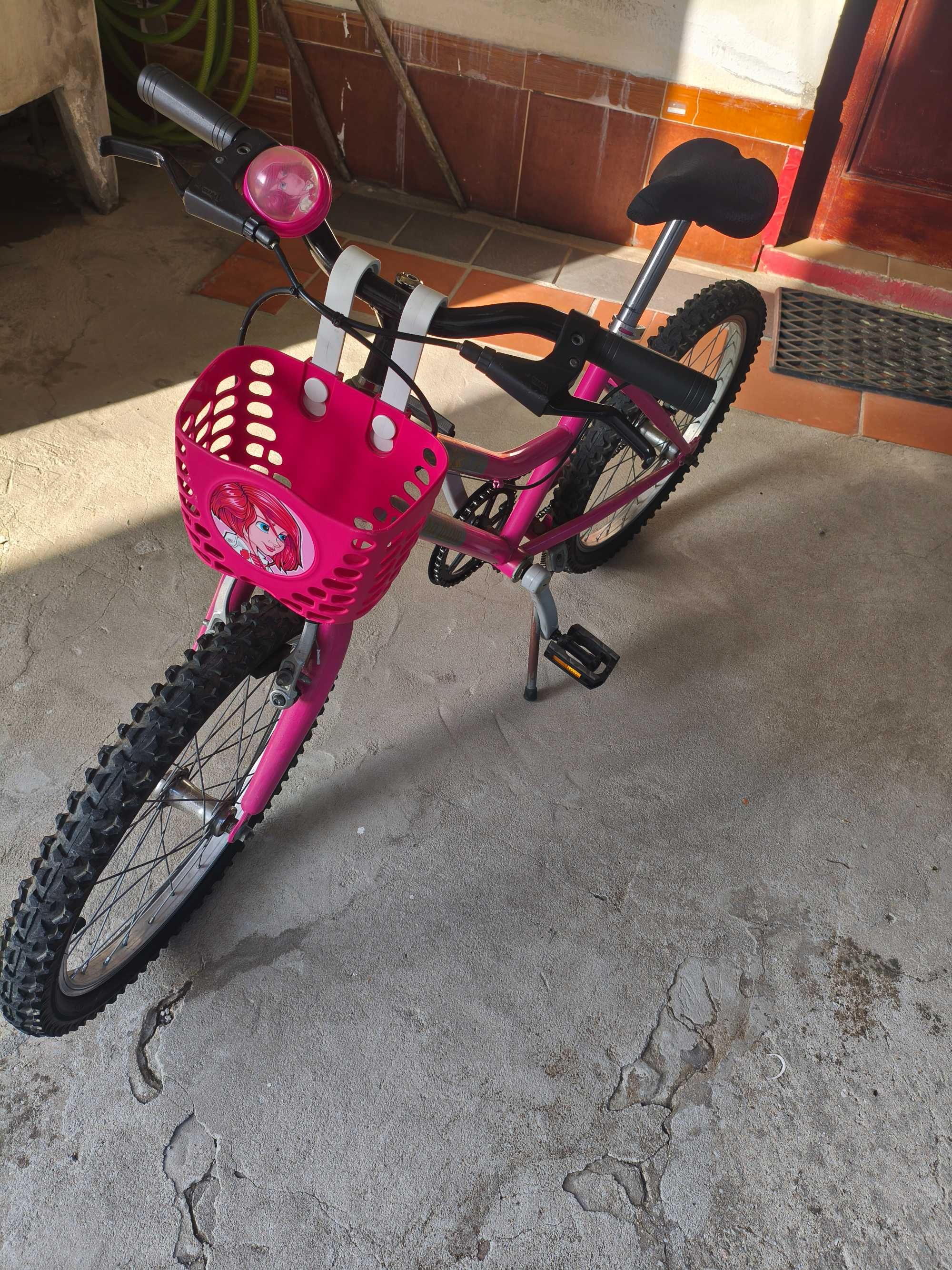 Bicicleta de menina