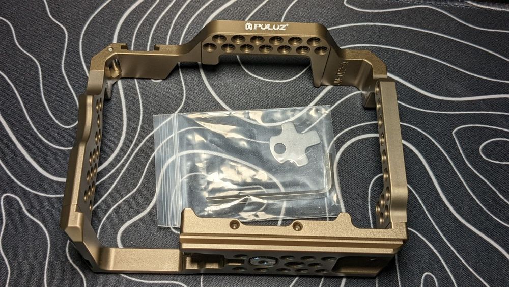 Кit клітка+ручка Puluz для Sony A7 III/ IV/ILCE-74M/A7M3/A7R3