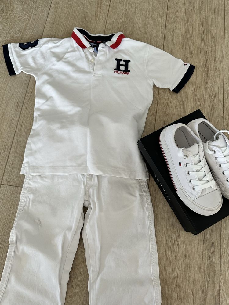 Комплект Tommy Hilfiger футболка поло, штани джинсові, мокасіни, кеди