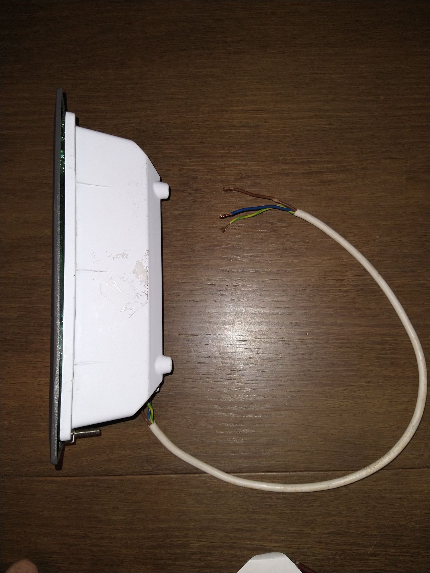 Kinkiet Assar model 4453, zewnętrzny,230V, E27. Powystawowy