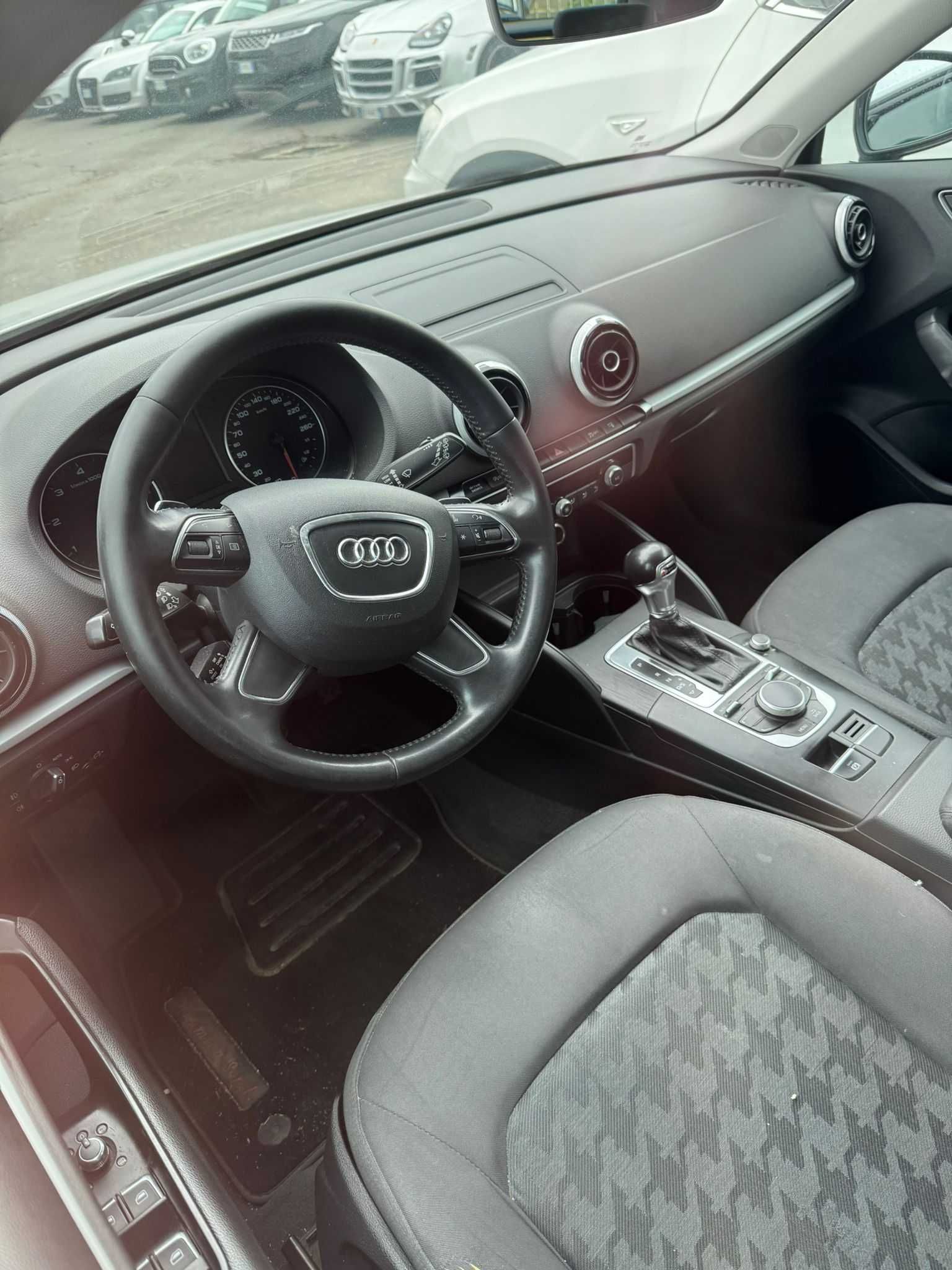 Audi A3 1.6tdi  Posiadam  inne  auta  z  włoch  całe i uszkodzone
