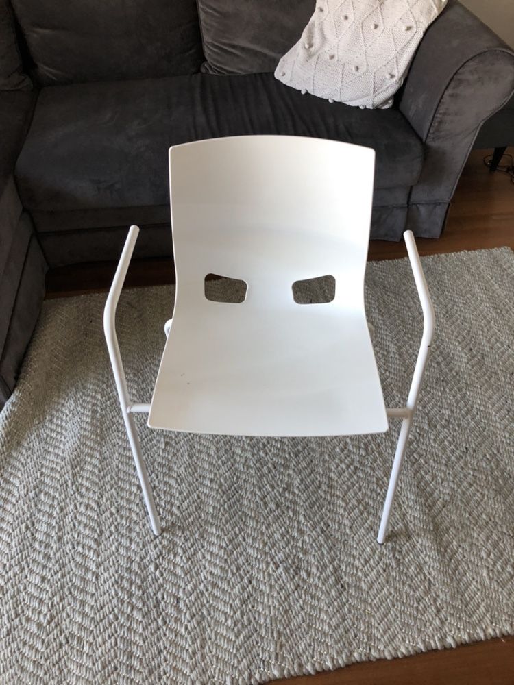 Sprzedam krzesło białe loft jak ikea