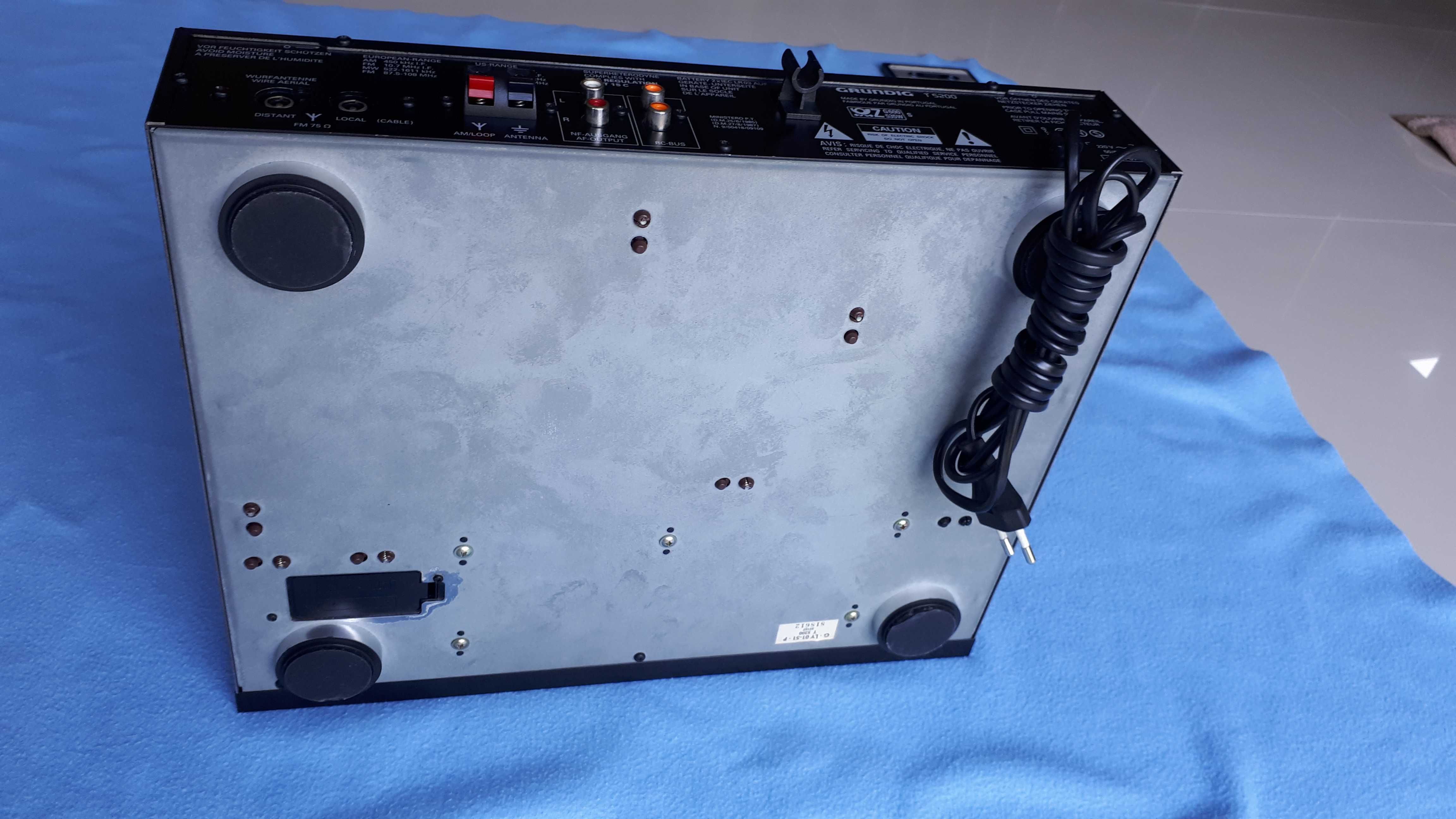 GRUNDIG tuner radiowy T 5200
