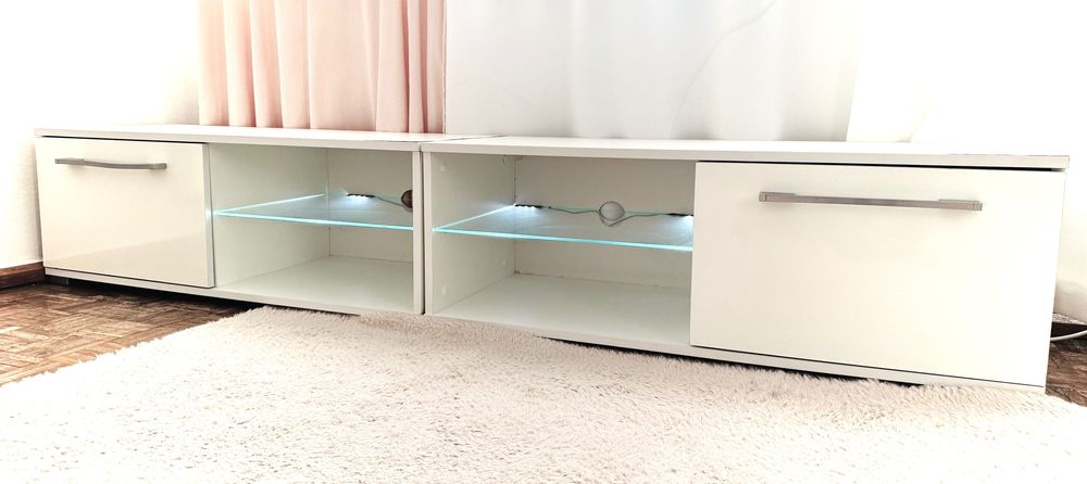 Szafka RTV biały połysk szkło podświetlane szafki polki glamour