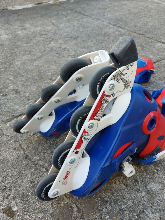 Patins em linha com conjunto de proteções
