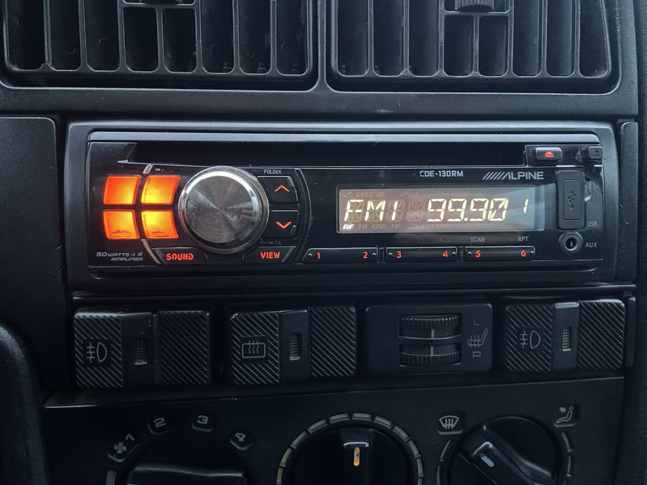 Alpine Автомагнітола