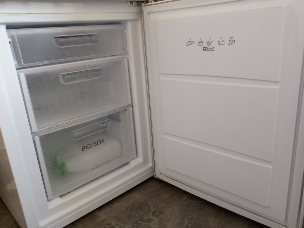 Холодильник VESTFROST CW751W