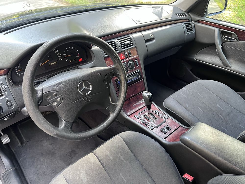Mercedes E-klasa 2.2 CDI Automat 2001r W210