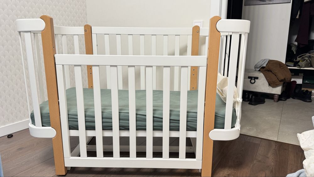 Ліжко дитяче з маятником