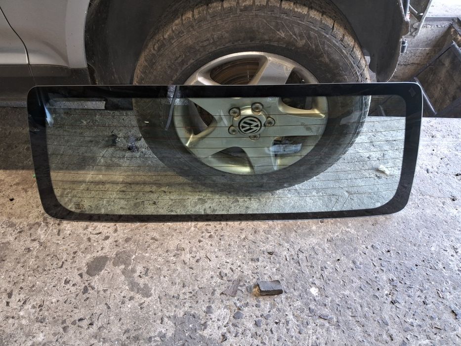 Скло в ляду,скло кришкі  багажника Mitsubishi Pajero Wagon2,Розборка