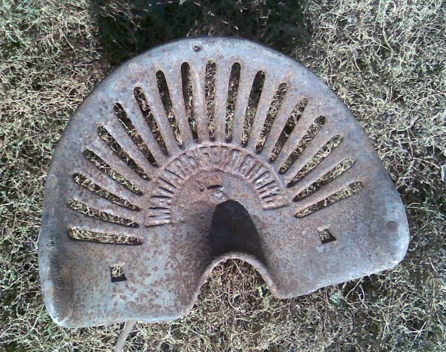 Сиденье к дореволюционной технике. Подвесной бак к истребителю МИГ-15.