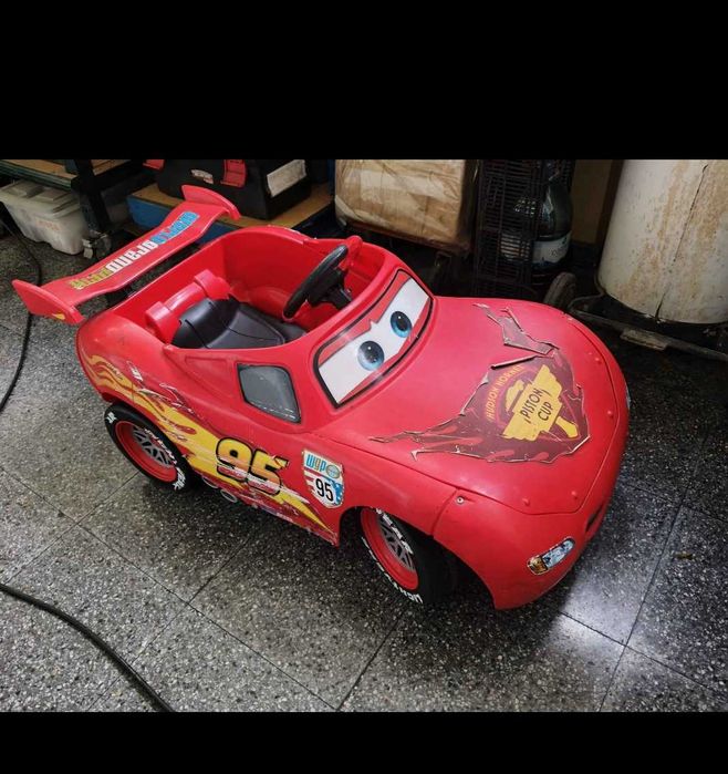Carro eletrico faisca mcqueen