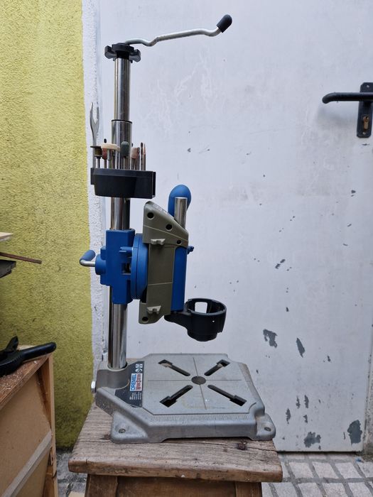 Coluna de suporte Dremel