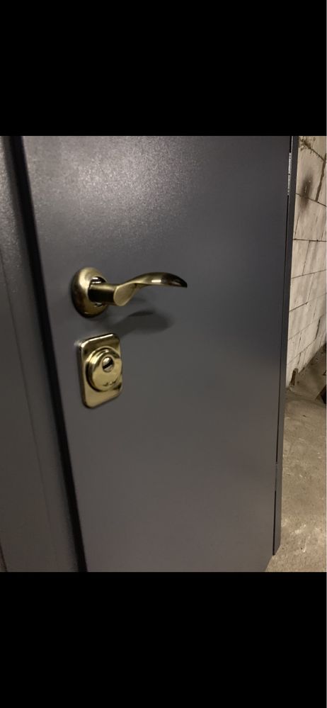 Двері металеві Garantdoors