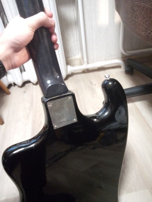 Бас гитара Тоника ЕГБ-805