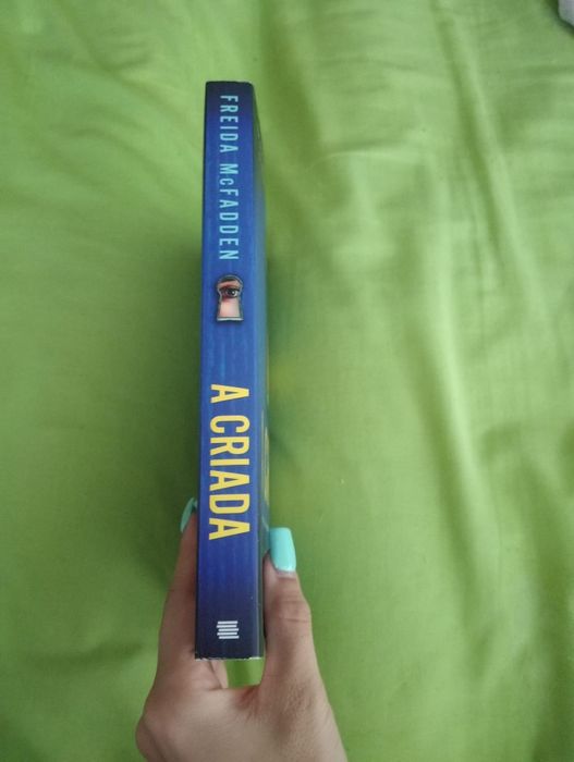 Livro a criada novo