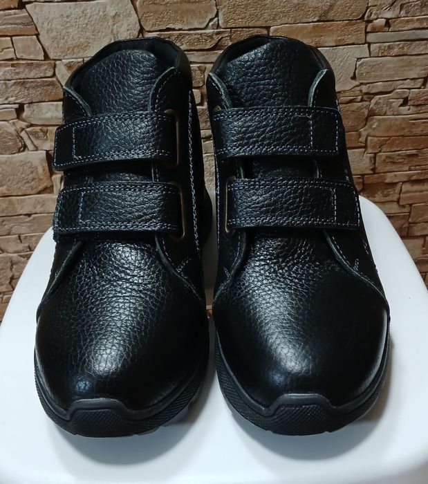 Продам ботинки зимние