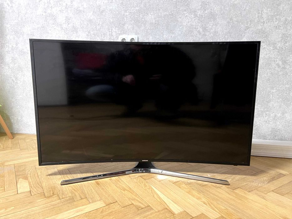 НА ЗАПЧАСТИНИ ЧИ РЕМОНТ Телевізор Samsung UE49MU6300 тріснута матриця