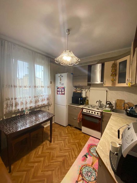 Продаж 3к Озерна 72м2 під Виплати підходить
