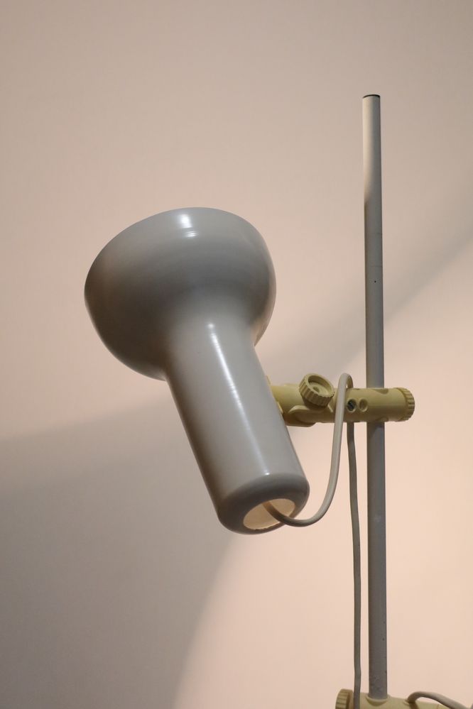Biała duńska lampa podłogowa 1970 vintage retro stojąca