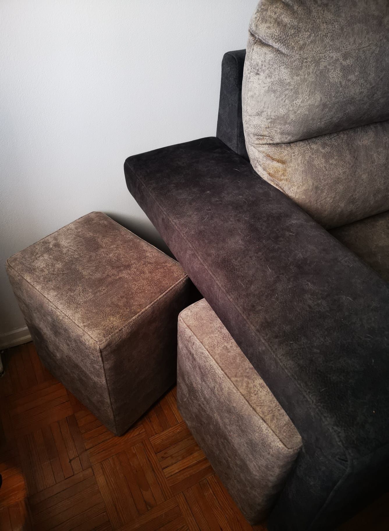 Sofá chaise longue tecido antimanchas feito à mão como novo