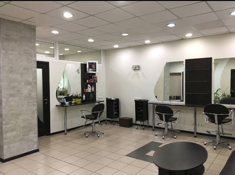 Оренда робочого місця в салоні