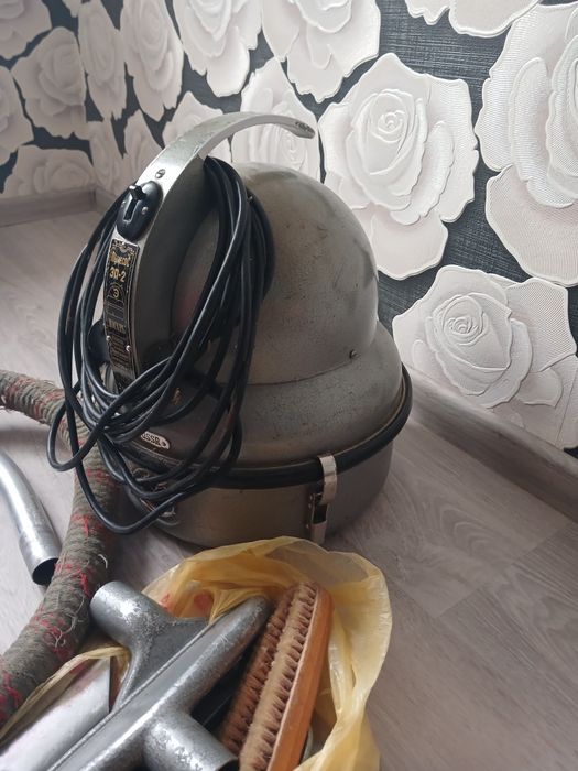 Пылесос ЭП-2 «Вихрь» 1964г. Редкость. Вінтаж. Ретро.
Добавлено: 08.09.