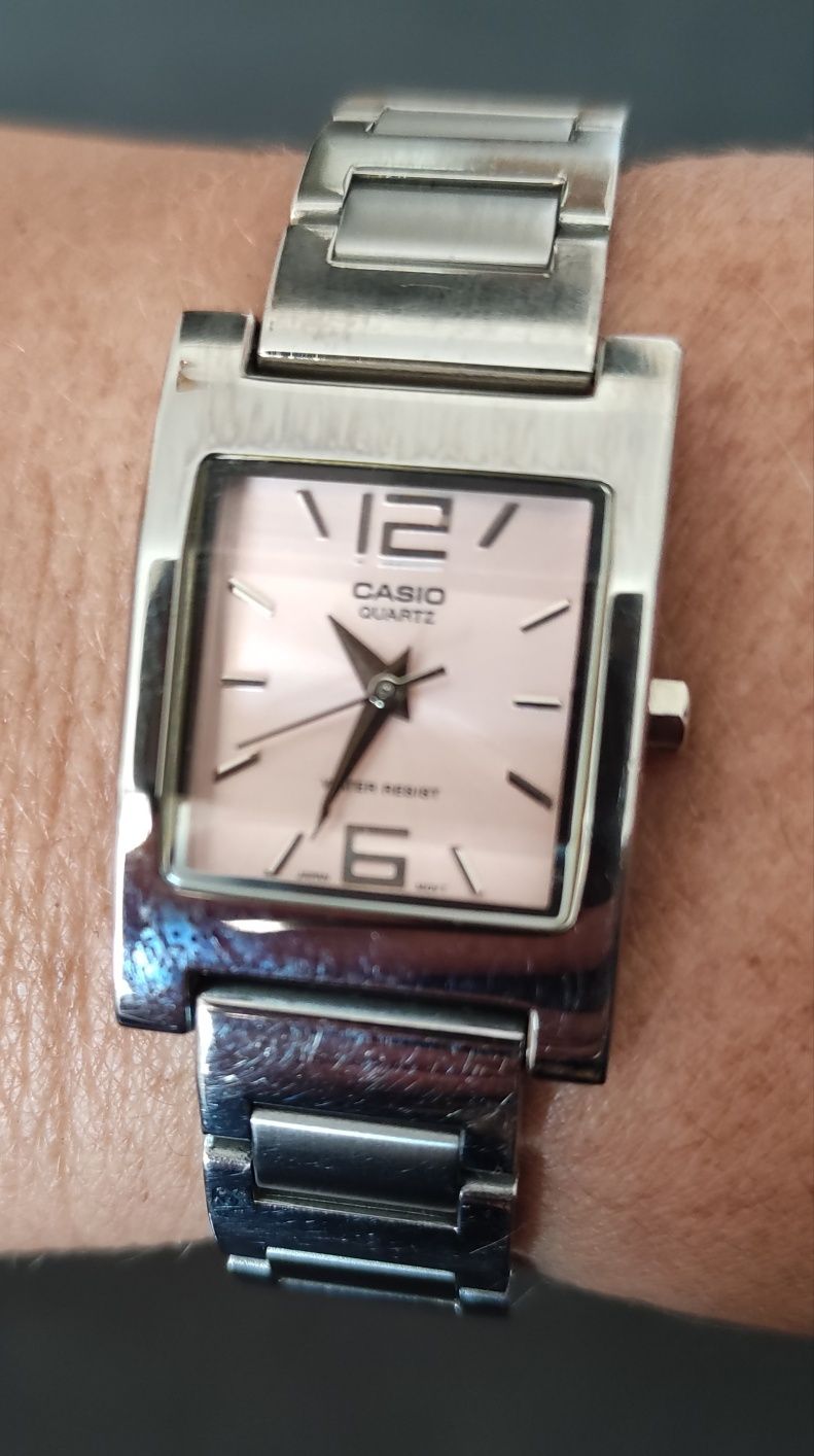 zegarek damski Casio