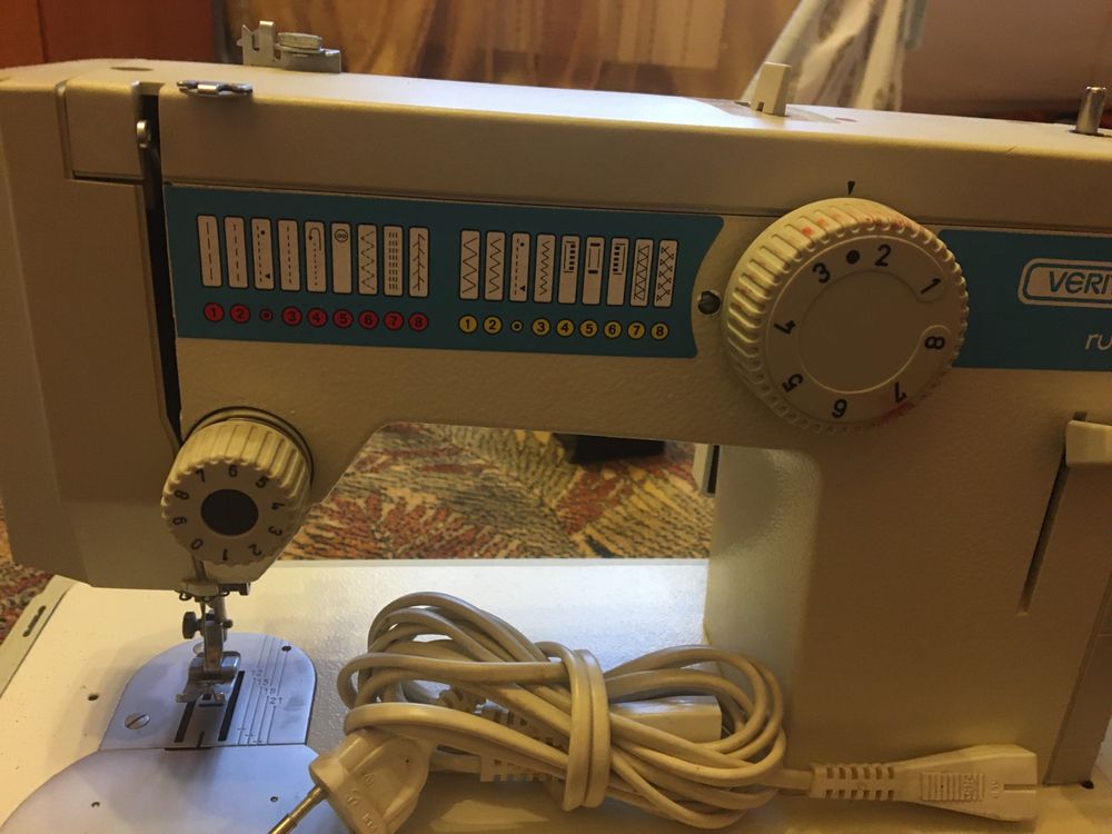 Швейная машинка электрическая Rubina Veritas
