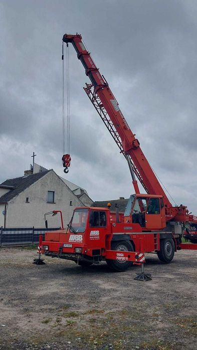 Dźwig, Żuraw samojezdny Liebherr LTM 1025