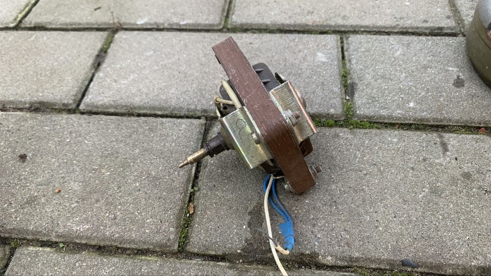 Мотор електричний 220в.