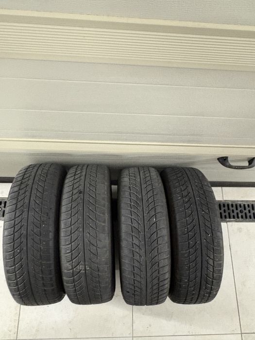 Komplet kół zimowych z orginalnymi koupakami audi