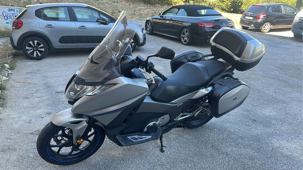 Honda Integra 750S