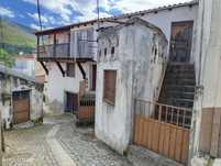 Casas para Renovar em Aldeia com Praia e Neve