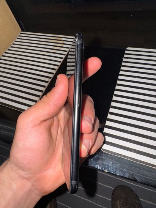 Sprzedam iPhone'a se 2020 Zablokowany na części