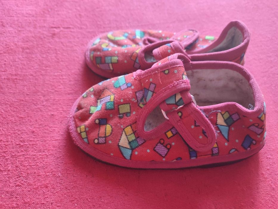 Дитячі тапки на дівчинку б/у, довжина стельки 14,5 см