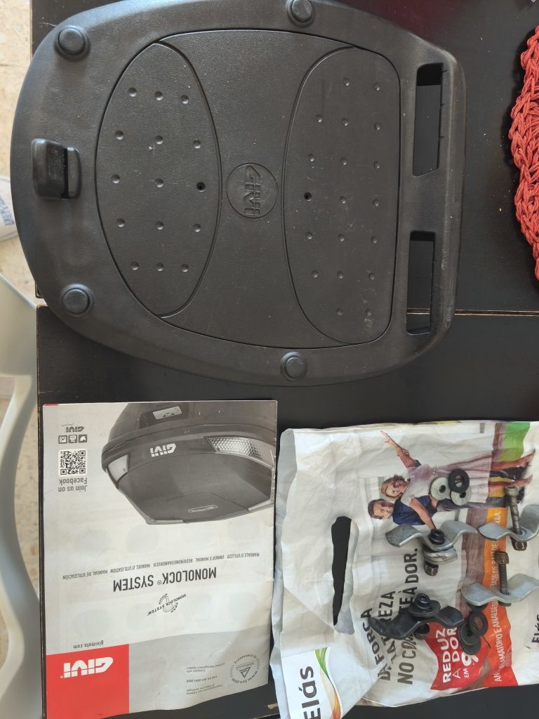Base mala top case Givi