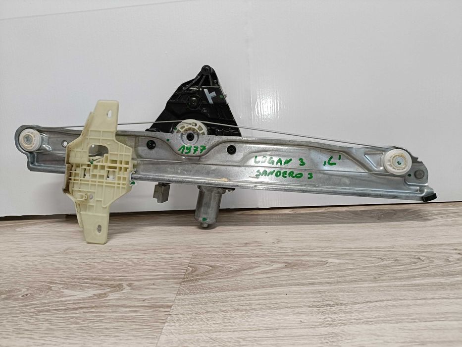 Renault Jogger, Sandero 3, Logan 3 Podnośnik szyby lewy przód