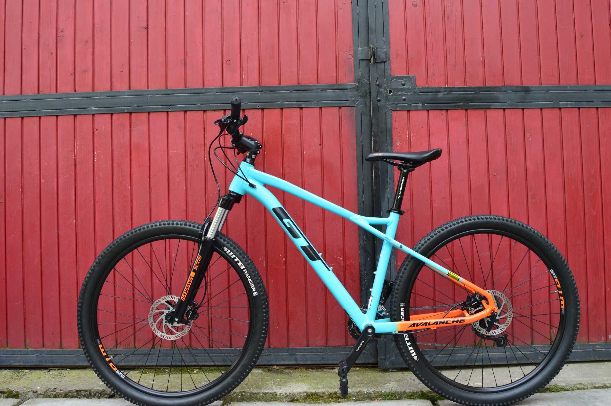 Велосипед GT Avalanche Sport 27.5