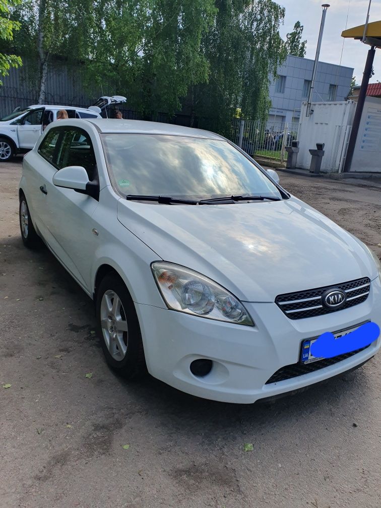 Kia pro cee'd 1.6 бензин