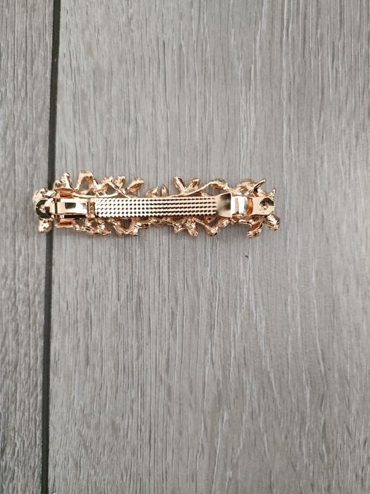 Spinka do włosów w kolorze złotym w kształcie liści metalowa