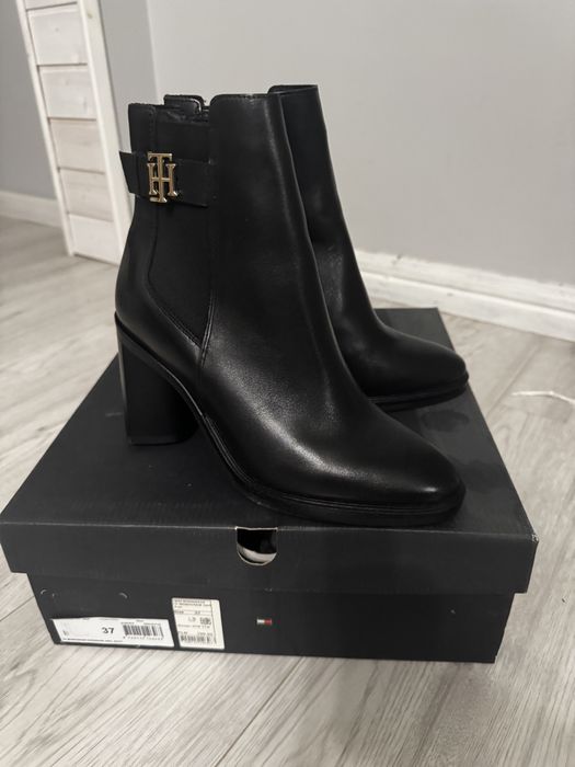 Czarne skórzane botki Tommy Hilfiger 37