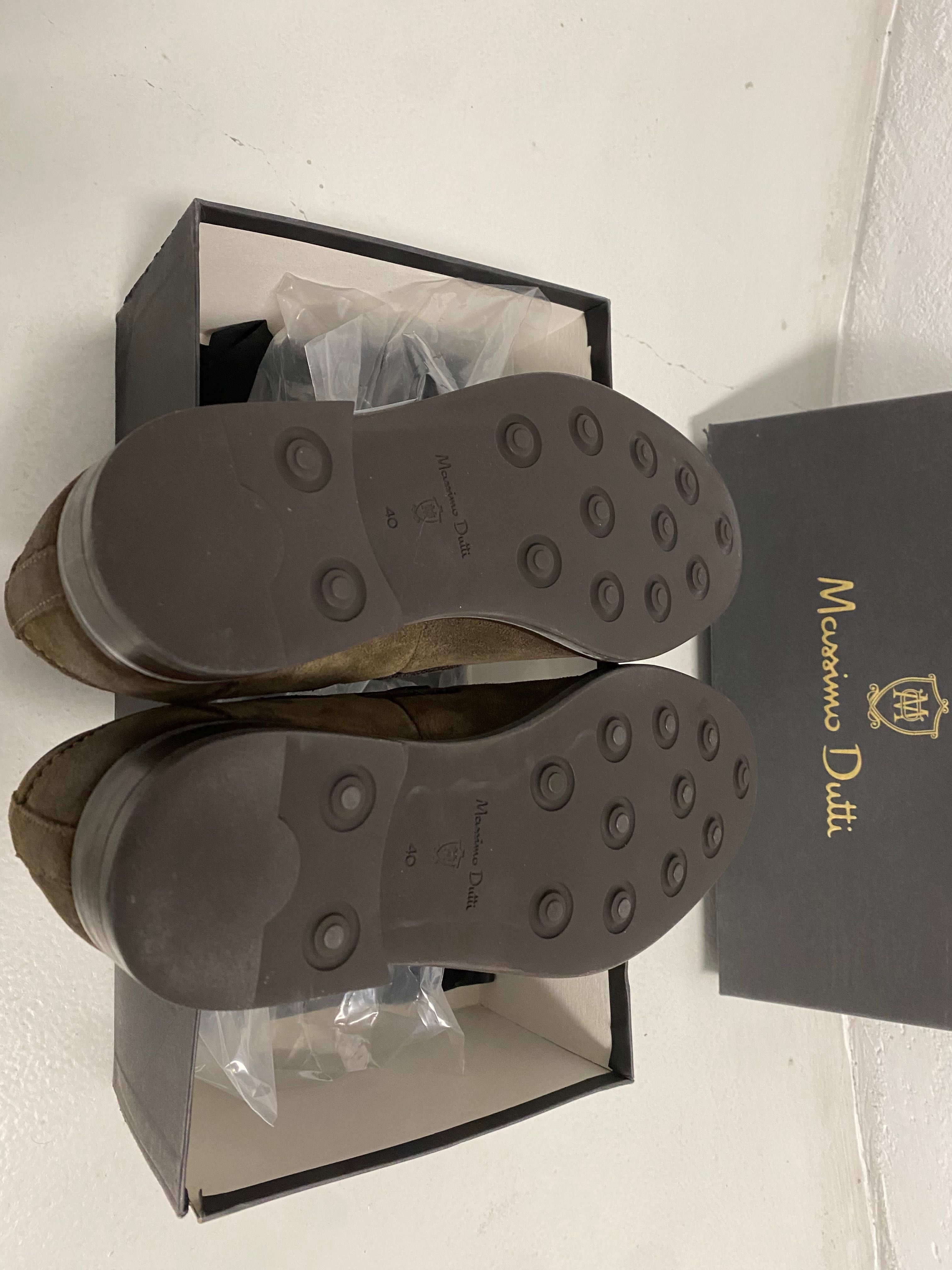 Sapatos mocassins NOVOS Massimo Dutti tamanho 40